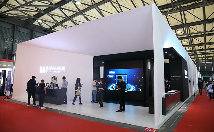 5月26日-5月29日，素有厨卫“风向标”的中国国际厨卫展于上海新国际博览中心举办，展会大牌云集，观众络绎不绝。本次展会，帝王洁具以一流的设计水准搭配优质产品，向观众展示了其强大的设计和科技实力，为来宾与行业带来了无限惊喜。
